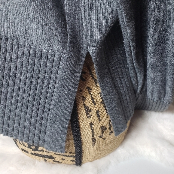 Lou & Grey Loft Cropped Flecked Drop Shoulder Sweater-Size M - Picture 3 of 7